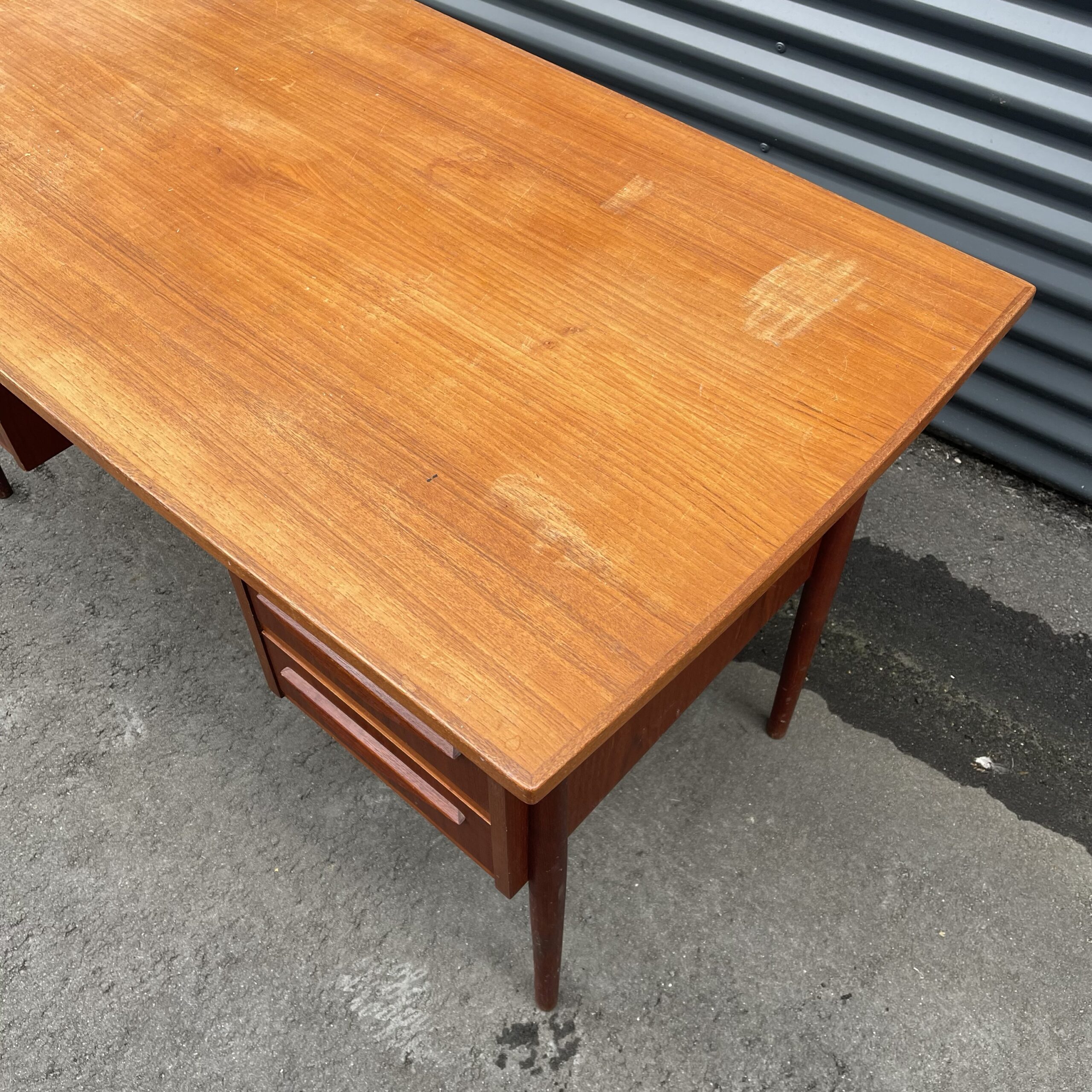 Gunnar Tibergaard Nielsen skrivebord - Billede 7