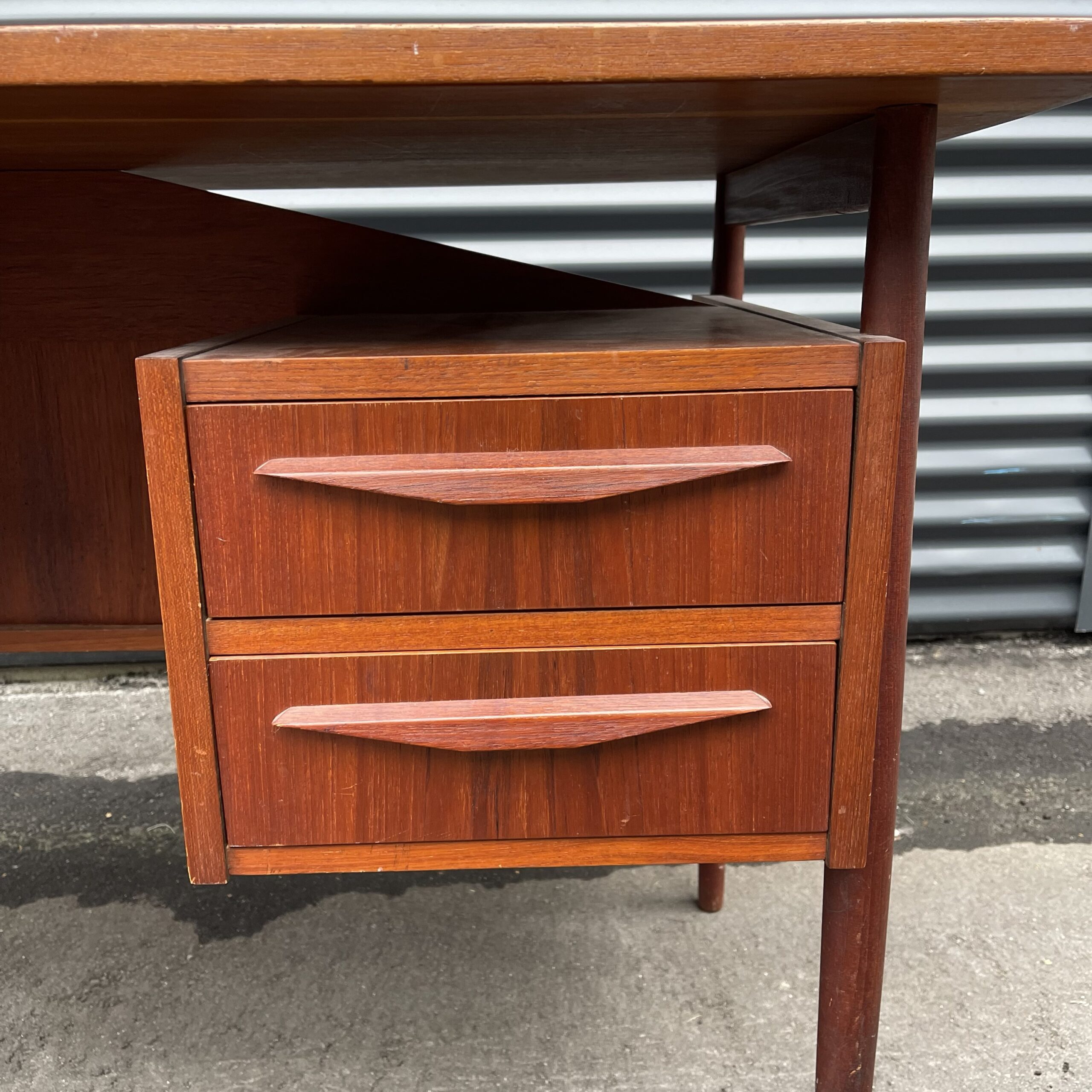 Gunnar Tibergaard Nielsen skrivebord - Billede 5