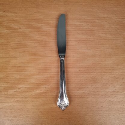 Hellas middagskniv i sølv - 21 cm.