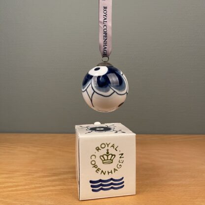 Royal Copenhagen Mega Mussel ornament no. 3