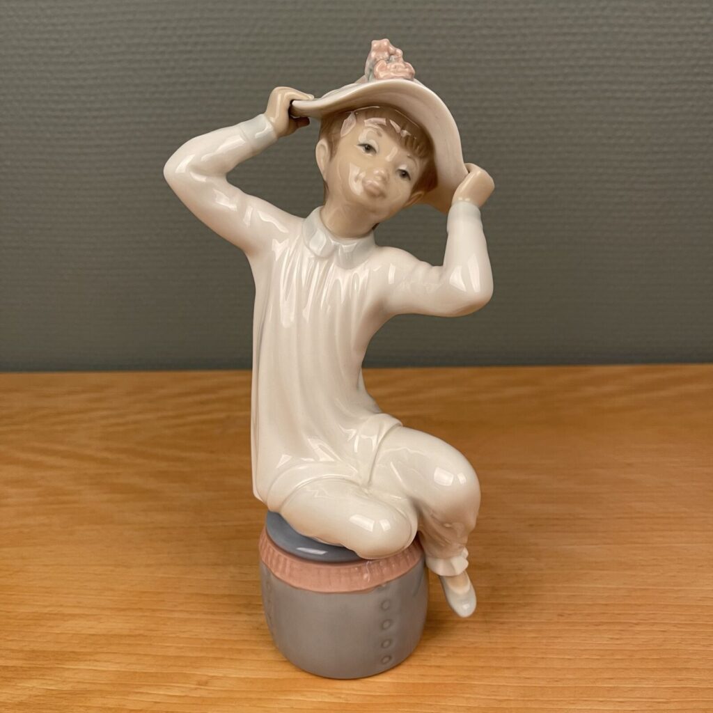 Lladro figur ‘Pige med hat’
