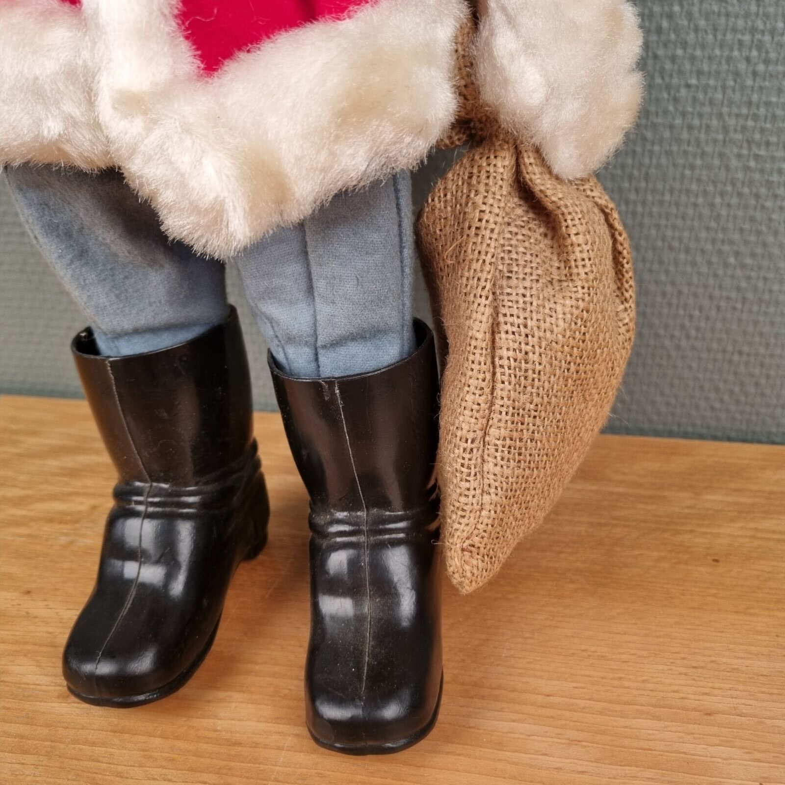 Stor nisse fra 1960erne - Villa og Vejbod