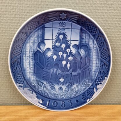 Royal Copenhagen juleplatte 1983 - Glade jul