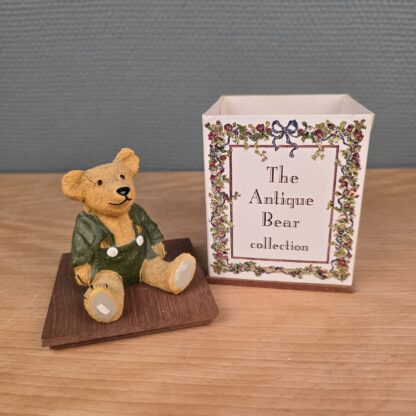 The Antique Bear collection fra R & R Hill England - Herbert