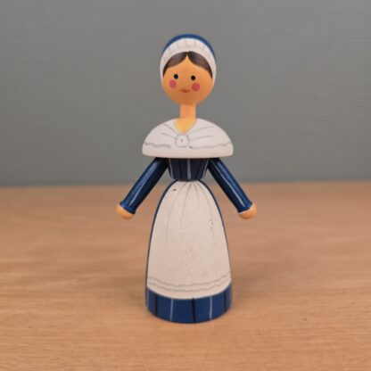 Svensk hånddekoreret træfigur