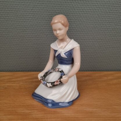 B&G figur - Pige med blomsterkrans - nr. 2345