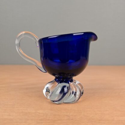 Glas flødekande på fod - Image 3