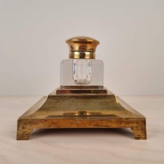 Antikt blækhus i messing og glas