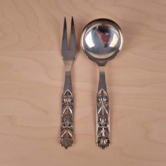 Kødgaffel og suppeske i plet fra Frigast - rigt dekoreret