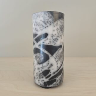 Raku vase af Irene M. Åvedson