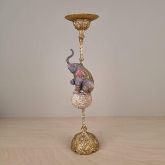 Lysestage / lille piedestal med elefant