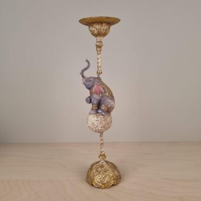 Lysestage / lille piedestal med elefant