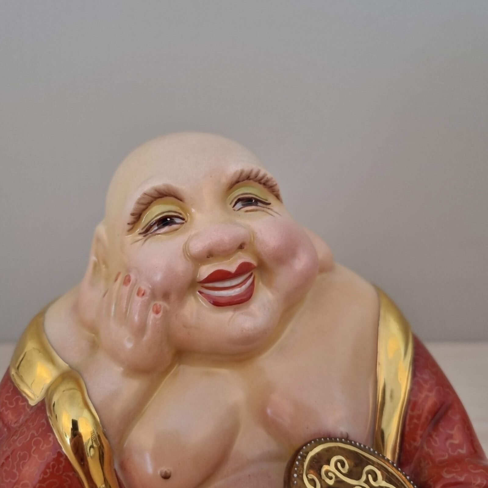 Grinende Buddha figur - Budai - i keramik - Billede 2