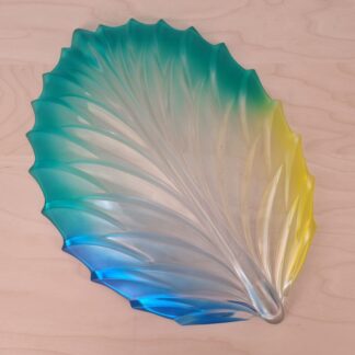 Stort bladformet fad i glas fra Waltherglas - 40 cm