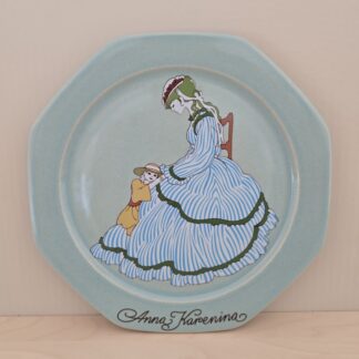Höganäs tallerken "Anna Karenina" designet af Åke Arenhill