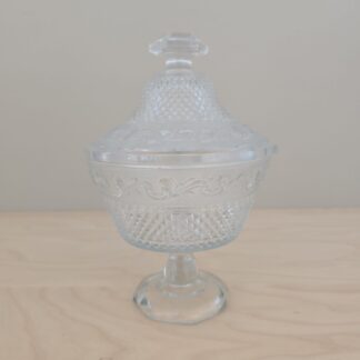 Bonbonniere i presset glas