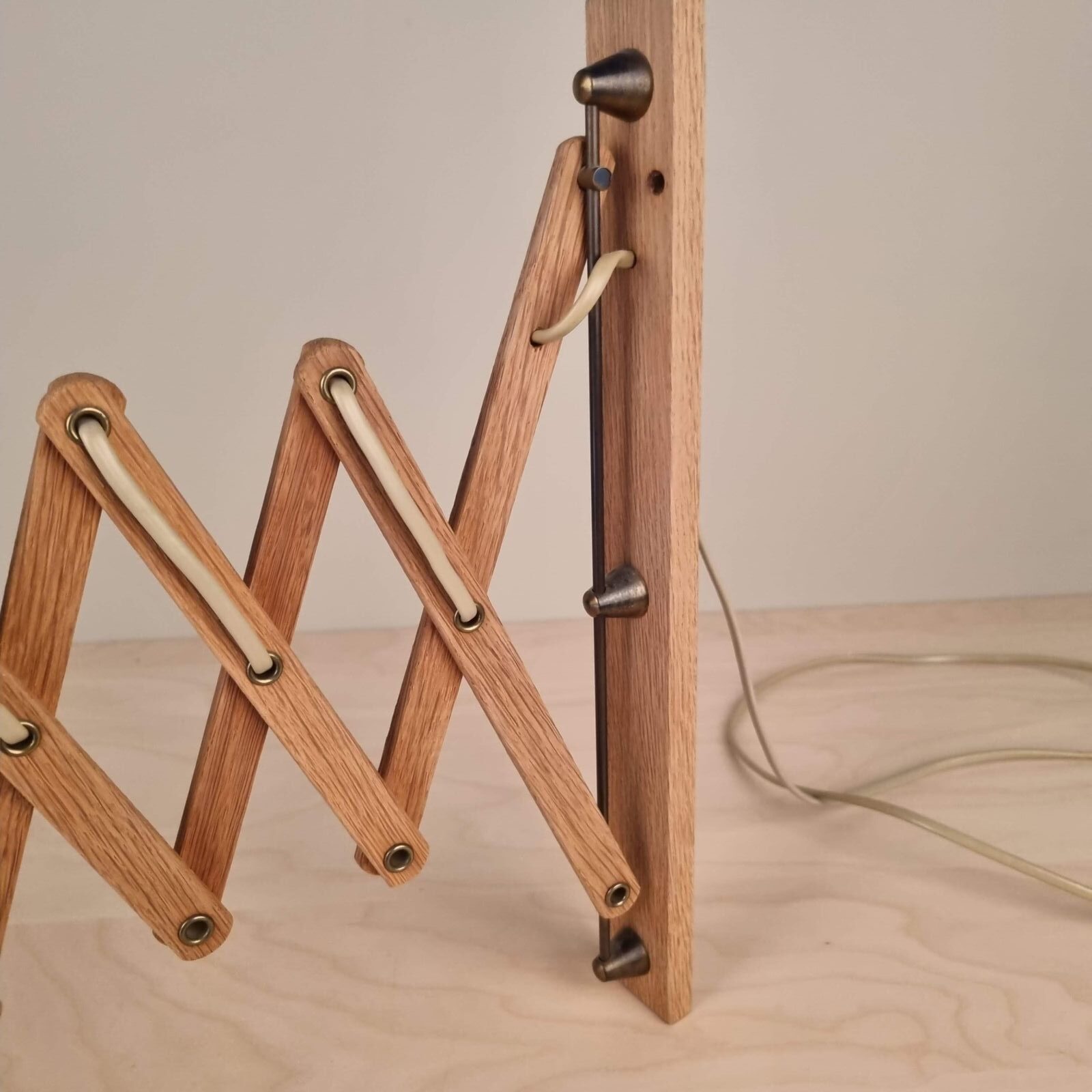 Vintage Lyfa sakselampe i egetræ - Billede 3