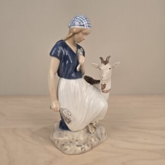 Bing & Grøndahl Pige med ged nr. 2180
