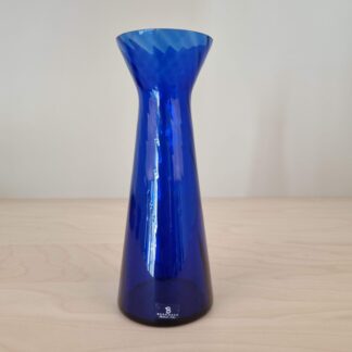 Blåt hyacinthglas fra Bergdala Glasbruk