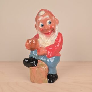 Ældre terrakotta nisse stage