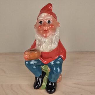 Ældre terrakotta nisse stage