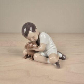 Bing & Grøndahl 'Dreng med hund' nr. 1951