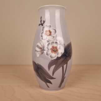 B&G vase med hvide blomster - nr. 341-5249