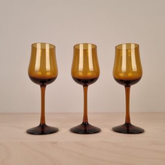 Tre skønne ravfarvede dessertvinsglas - 12,5cm