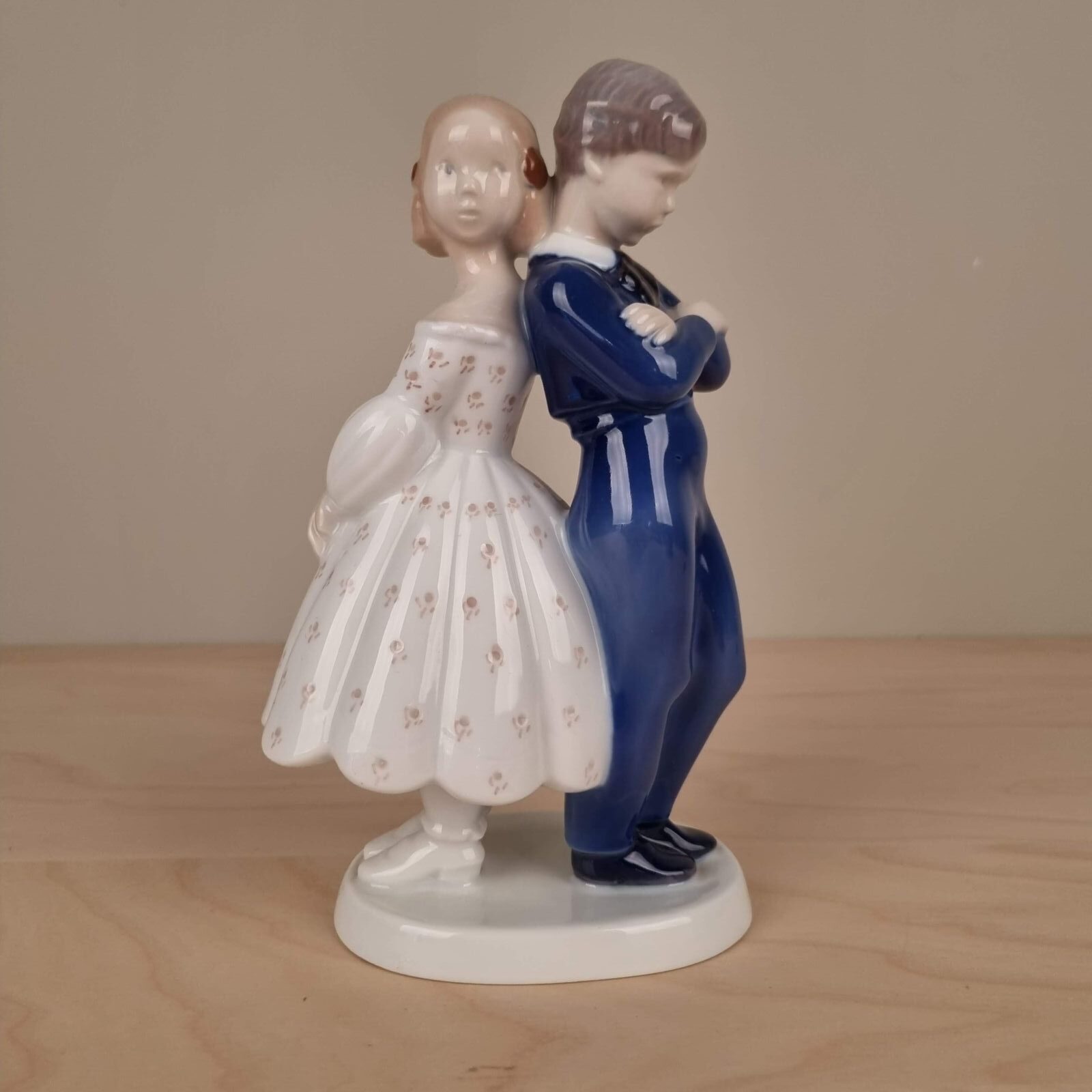 B&G figur "Forsmået kærlighed" nummer 2372