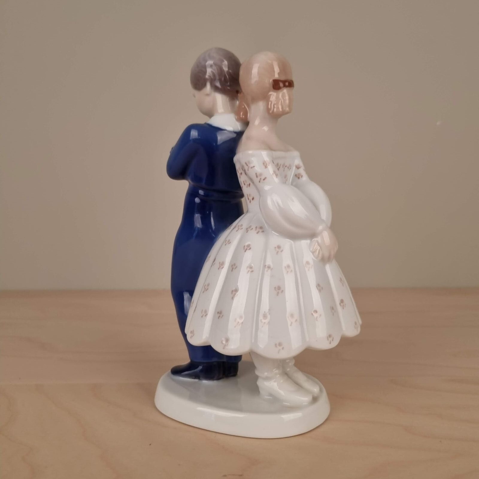 B&G figur "Forsmået kærlighed" nummer 2372 - Billede 2