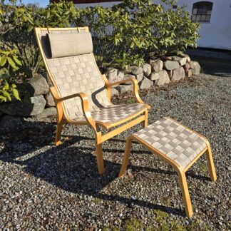 Albert lænestol og fodskammel af Finn Østergaard