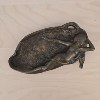 Ældre messing skål med kvinde