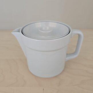 Royal Copenhagen fajance Blåkant kaffekande nr. 3058 2. sort.