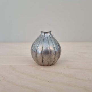 Lille vase af Just Andersen - nr. 2601 - 5,5cm