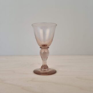 Gl. snapseglas, gammelrosa, 9cm
