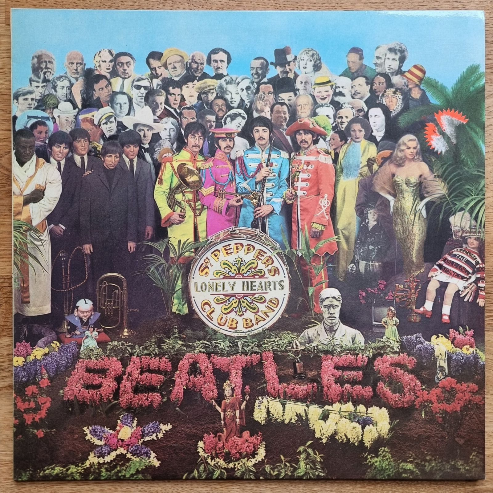The Beatles - Sgt. Pepper's Lonely Hearts Club Band (med cut-out ark!) - vinyl fra 1967 (UK)