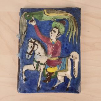 Antik persisk flise i Iznik Qajar stil - motiv af rytter med fugl - 15x21 cm