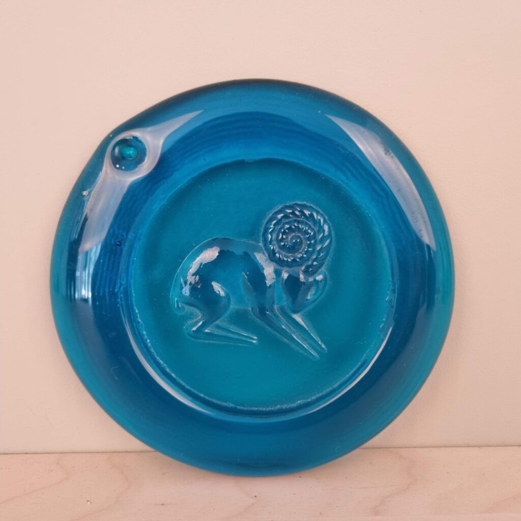 Solfanger med stjernetegn - Vædderen / Aries - blåt glas - 14cm