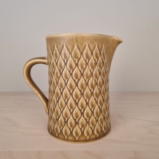 "Relief" mælkekande, fremstillet hos Nissen (Kronjyden) - Design Quistgaard - 14cm