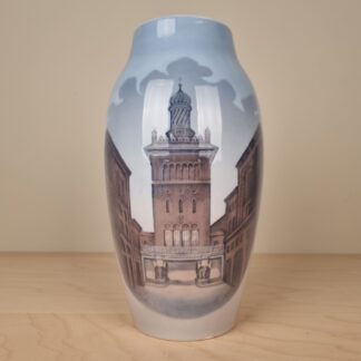 B&G vase med motiv fra Carlsberg - Elefantporten - 25cm