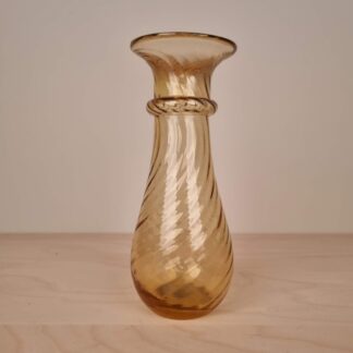 Ravfarvet hyacintglas fra Fyens Glasværk - Balusterformet - 20cm