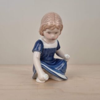 Royal Copenhagen figur - Else plukker blomster - nr. 672