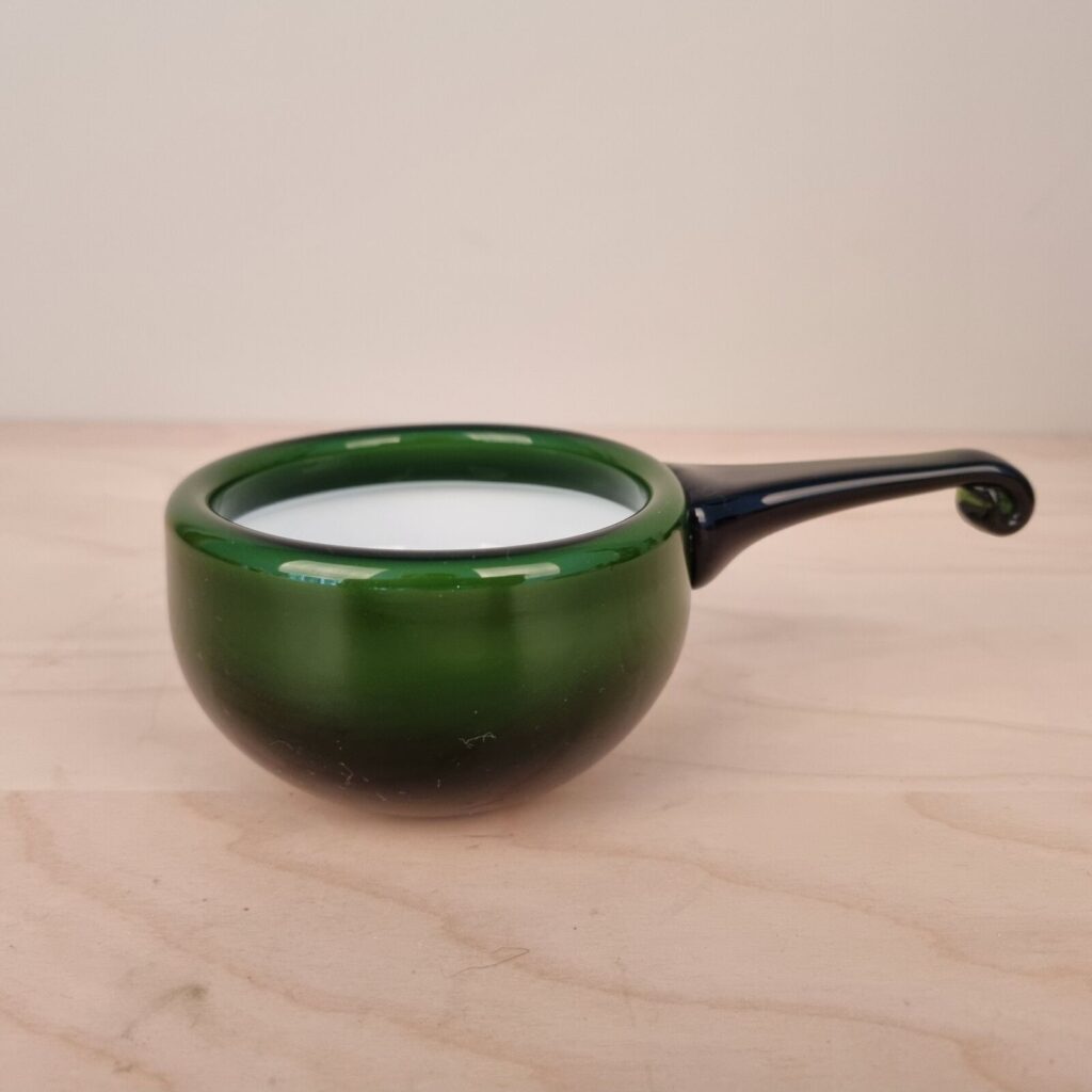 Michael Bang for Holmegaard - Palet sildeskรฅl - olivengrรธn og hvid opal - 9cm ร