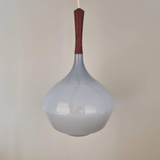 Pendel i lyseblåt opalglas med teak-top - Sverige - 1950erne