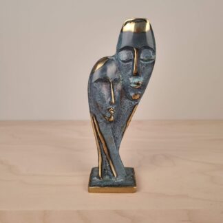 Lille skulptur med ansigter i patineret bronze - 15,5cm