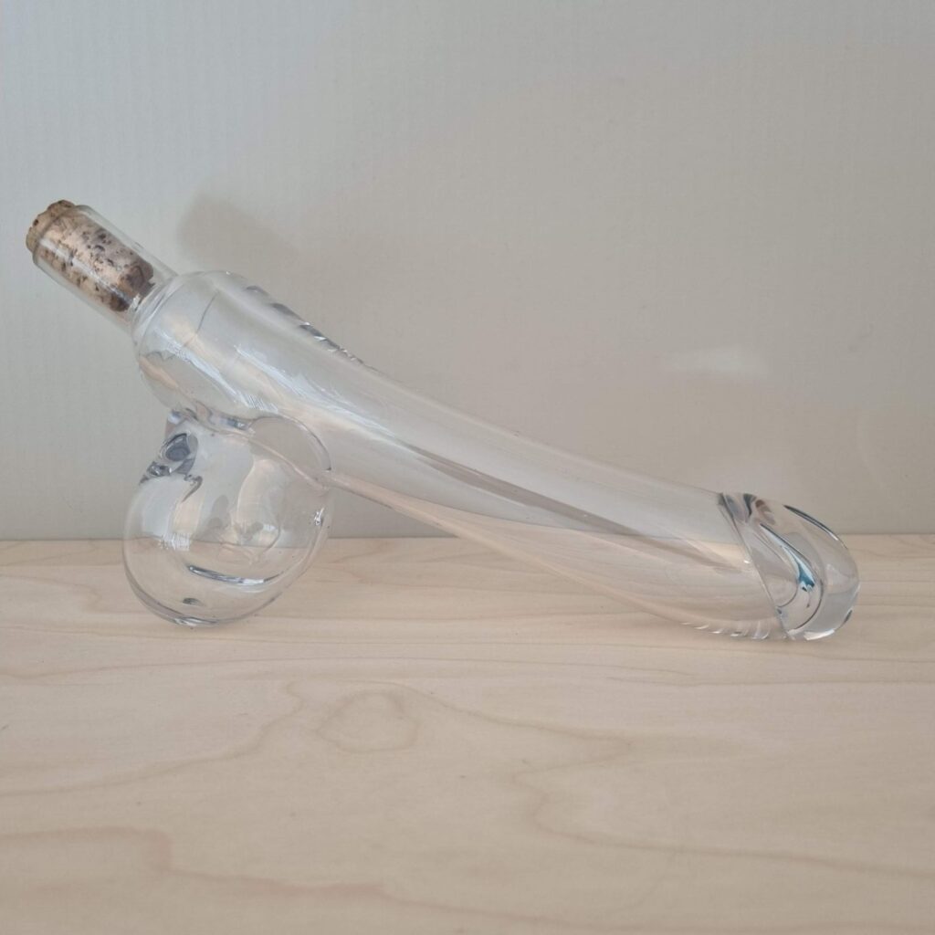 Holmegaard karaffel i klart glas, formet som en penis - 30cm