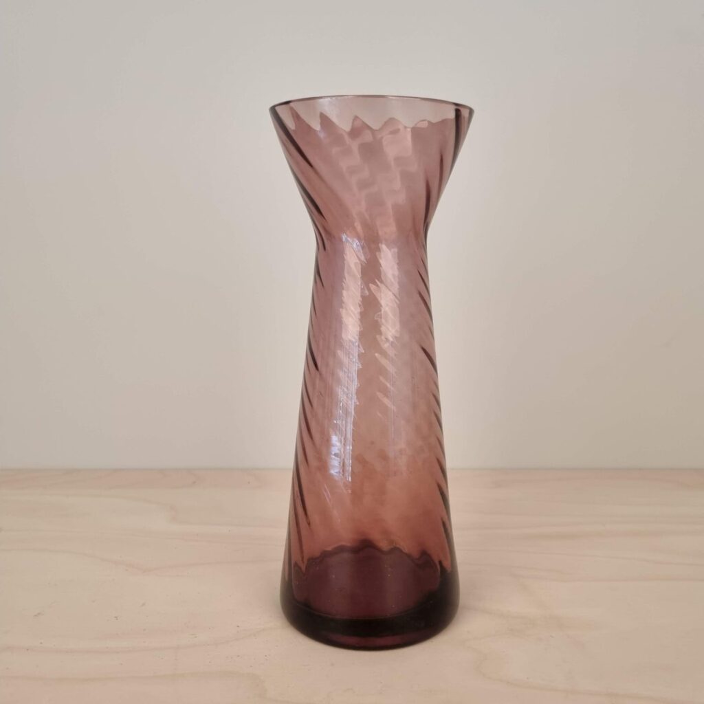 Gl. violet hyacinthglas fra Holmegaard - 20,5 cm