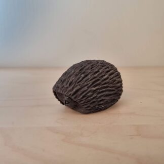 Sjælden Ellen Karlsen pindsvingeunge - 7cm