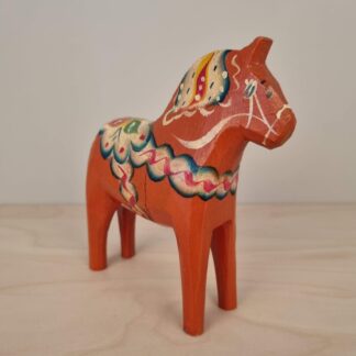 Lille gammel Dalahest - håndskåret - 13,5 cm
