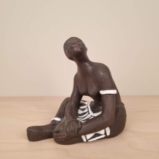 Marianne Starck for M. Andersen - Siddende kvinde fra serien "Negro" - 14cm